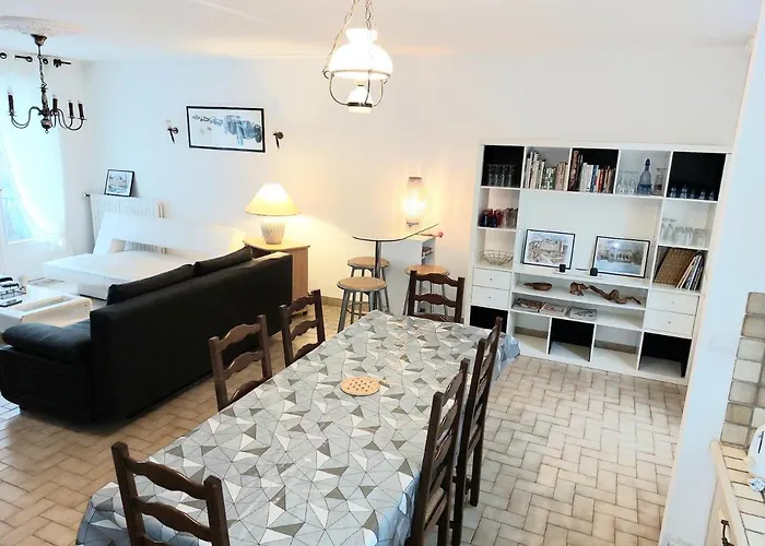 Maison Individuel Proche Des Chateaux Et Amboise Avec Jardin Clos