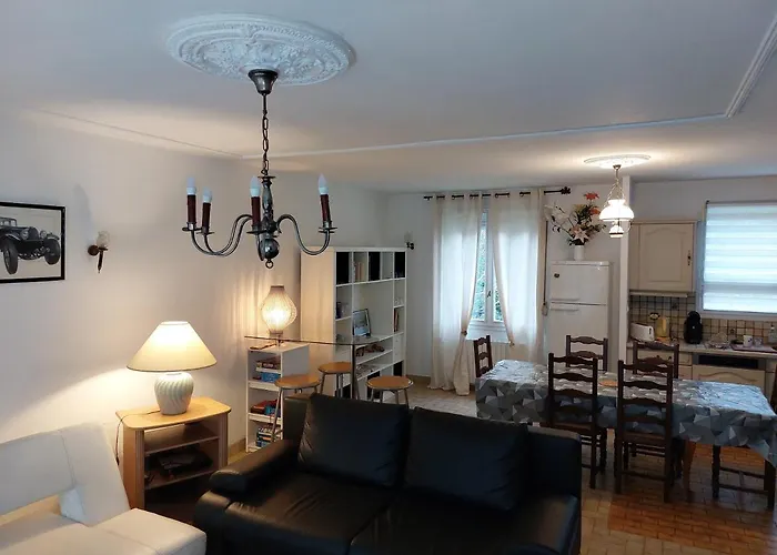 Maison Individuel Proche Des Chateaux Et Amboise Avec Jardin Clos