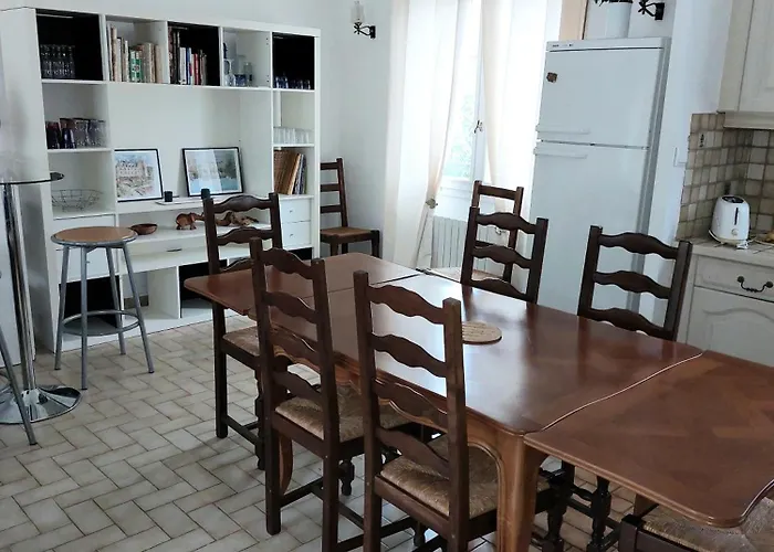 Maison Individuel Proche Des Chateaux Et Amboise Avec Jardin Clos