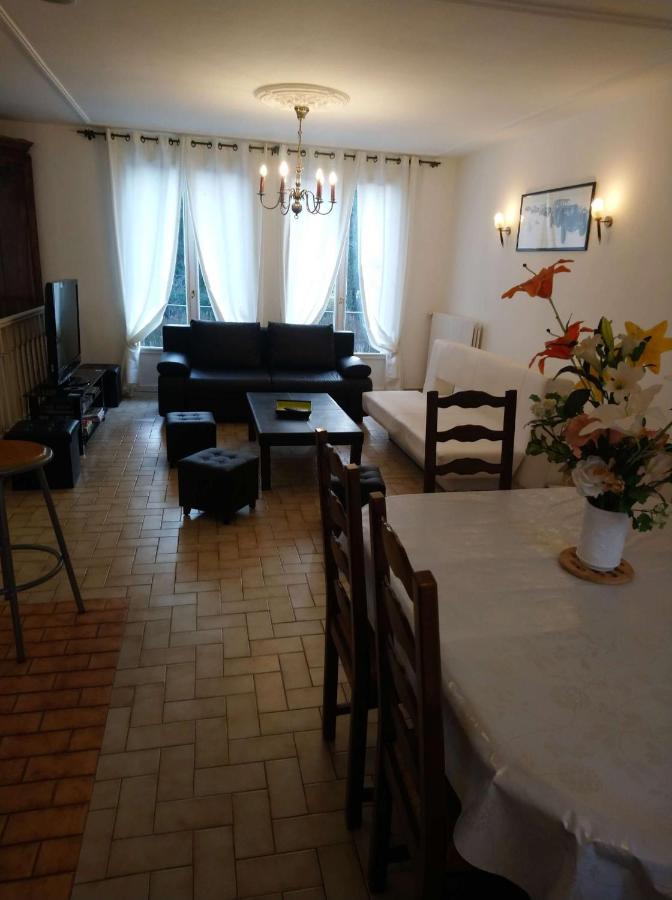 Maison Individuel Proche Des Chateaux Et Amboise Avec Jardin Clos