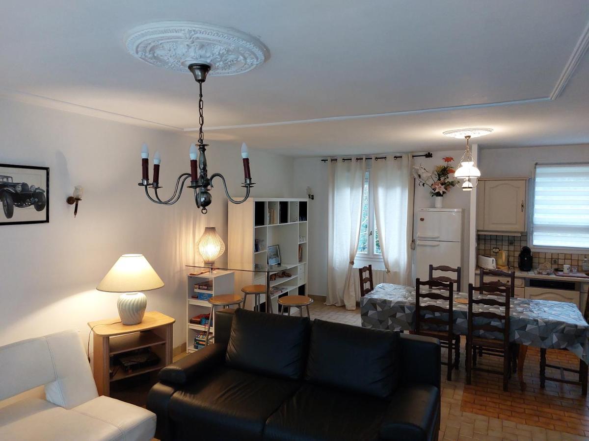 Holiday home Maison Individuel Proche Des Chateaux Et Amboise Avec Jardin Clos
